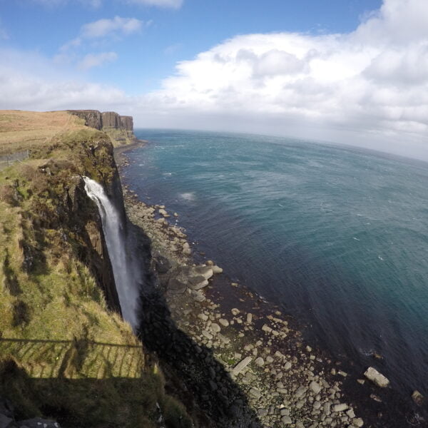 Visite d'une cascade dans les Highlands