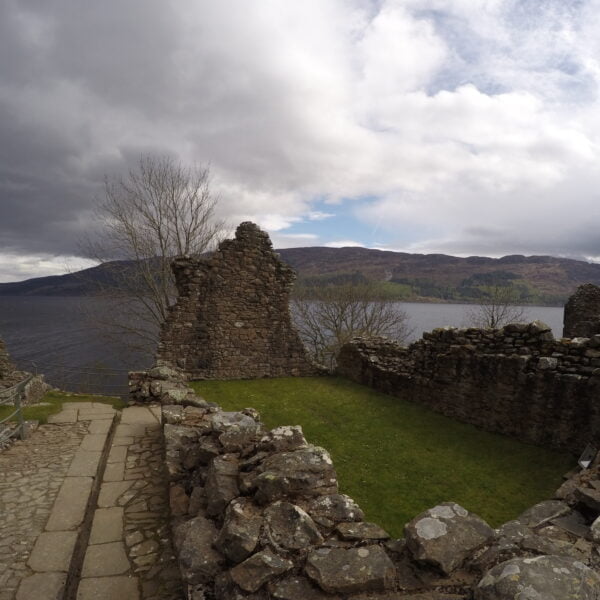 Tourisme à Urquhart Castle dans les Highlands