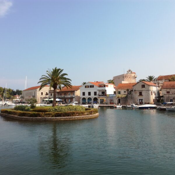 Une étape sur l'Île de Hvar