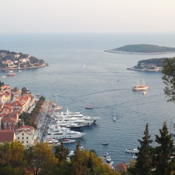 Point de vue depuis la forteresse de Hvar, Croatie