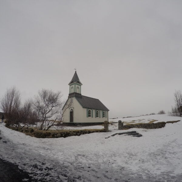 Jolie petite église à Thingvellir