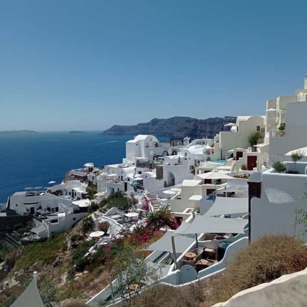Ville de Oia et ses maisons blanches